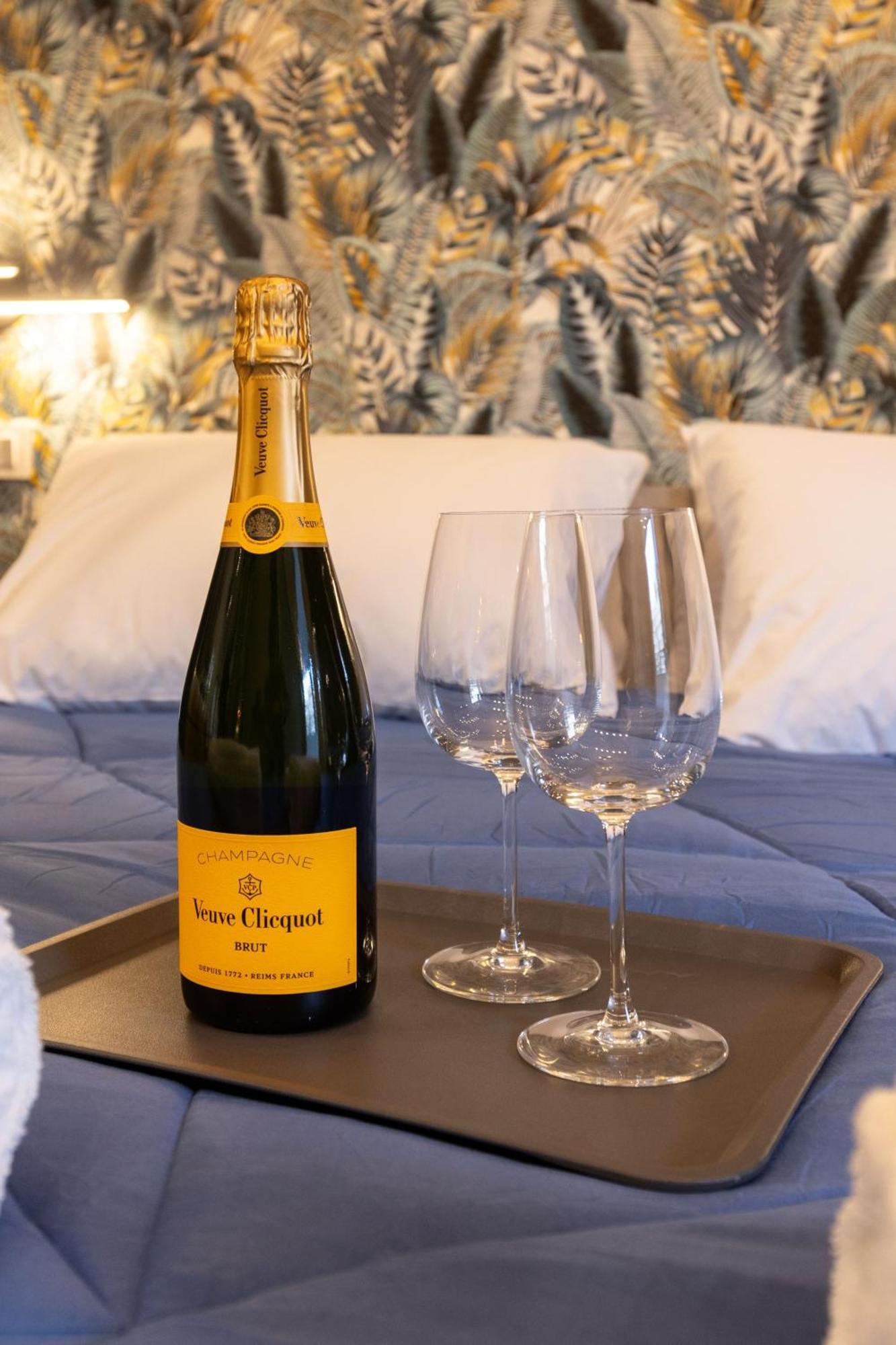 Urban Chic Luxury Suite Apartments ローマ エクステリア 写真